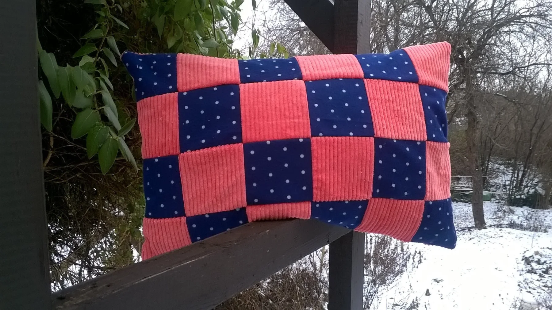 Piros-kék patchwork párna