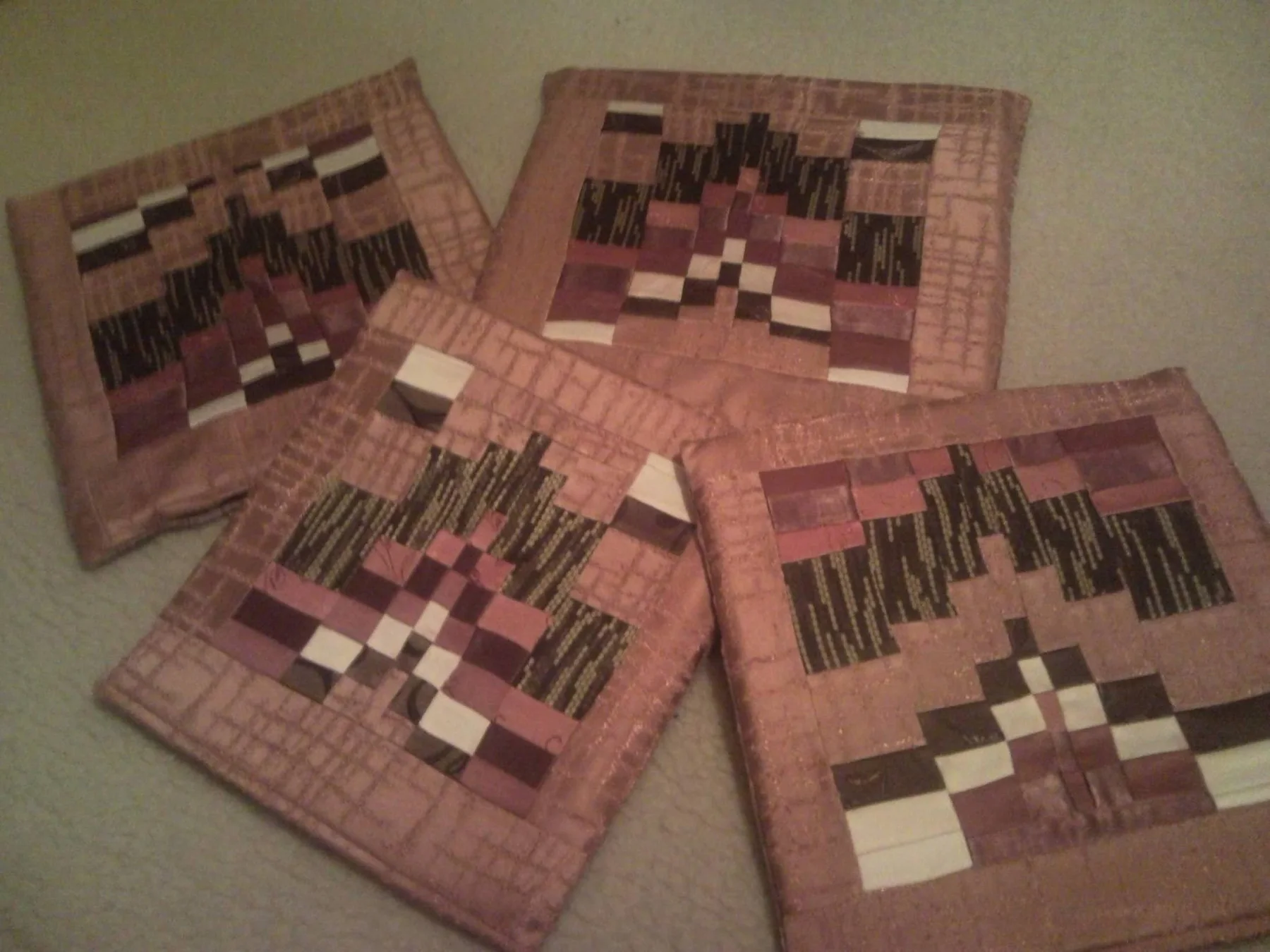 Barna patchwork párnakészlet