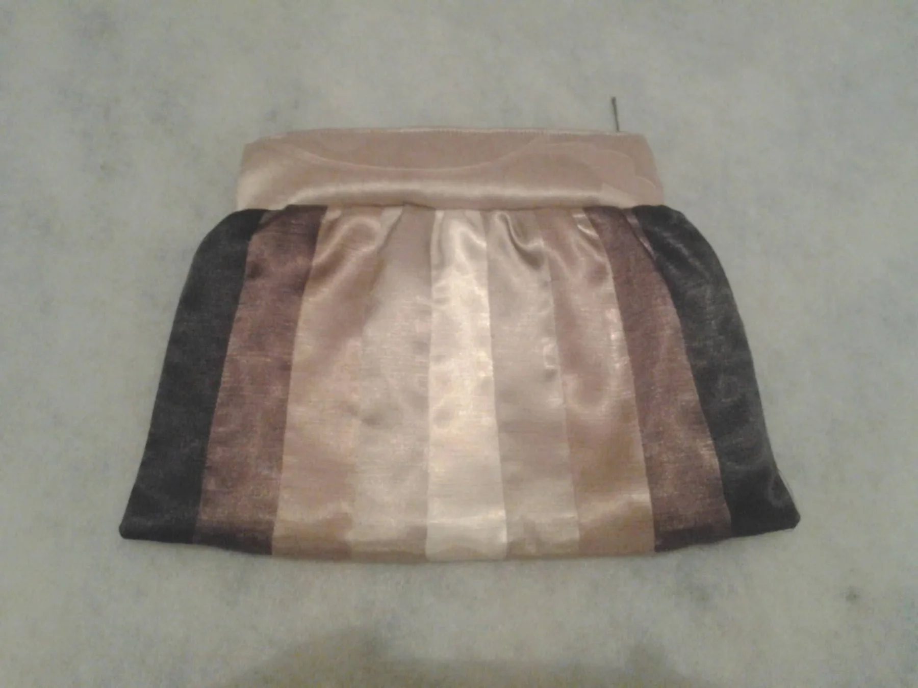 Barna-szatén patchwork táska